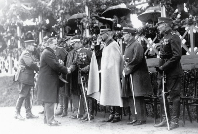 1923-1
